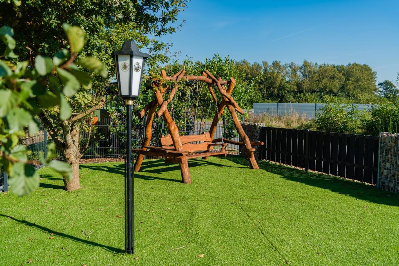 Ferienpark Harkebruegge Haus Juist Barssel  Buitenkant foto